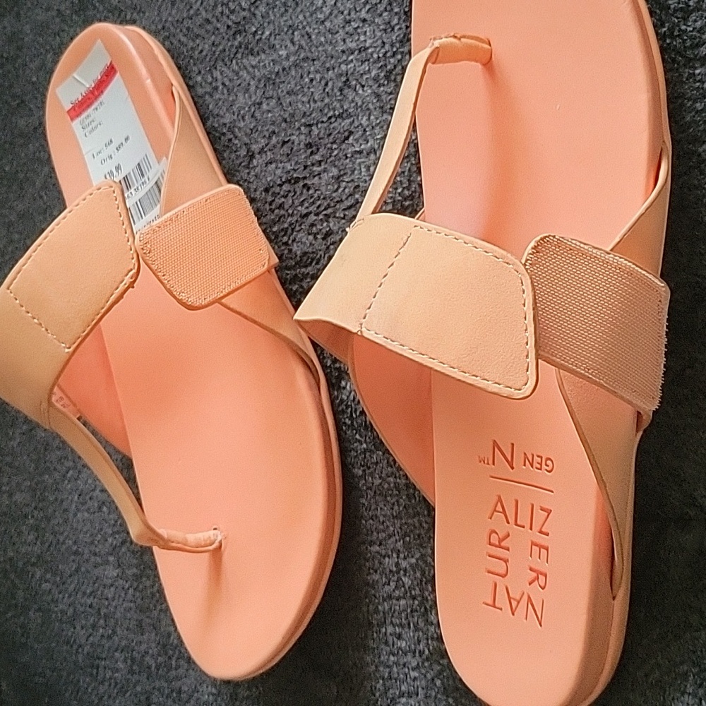 Naturalizer/genNth thong sandal - Picture 5 of 8
